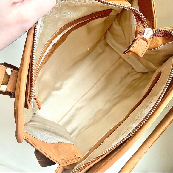 X SOLD X IZZY & ALI VEGAN LEATHER STRUCTURED HANDBAG WITH REMOVABLE CROSSBODY ST - Picture 5 of 8